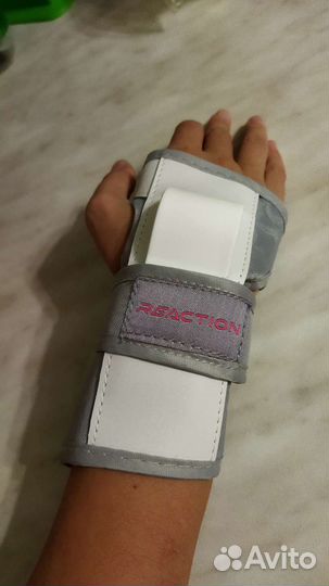 Шлем для велосипеда, наколенники, напястники