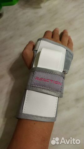 Шлем для велосипеда, наколенники, напястники