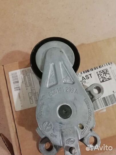 Натяжитель ремня VAG 6Q0145299A