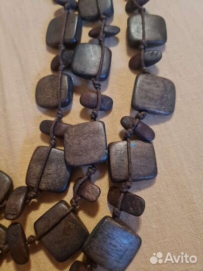 Бусы из дерева