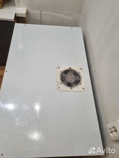 Столик для маникюра с пылесос