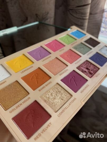 Тени для век