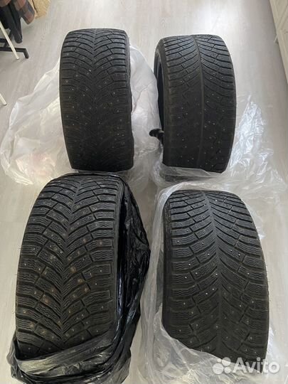 Michelin X-Ice North 4 245/40 R19 и 265/35 R19 98T