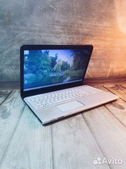 Ноутбук Sony Vaio/15.6 HD/240gb SSD/i5/Radeon