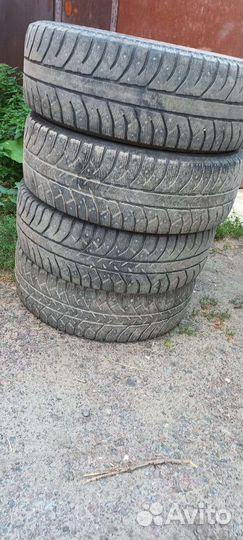 Bridgestone Ice Cruiser 7000 215/65 R16