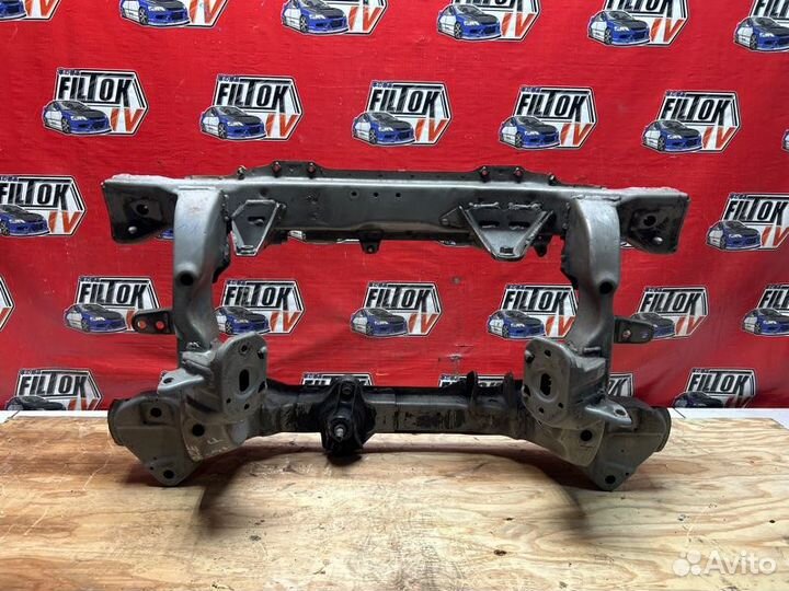 Балка под двс Toyota Grand Hiace VCH16W 5vzfe 2000