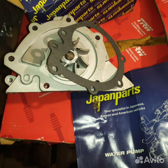 Водяная помпа Ситроен С5