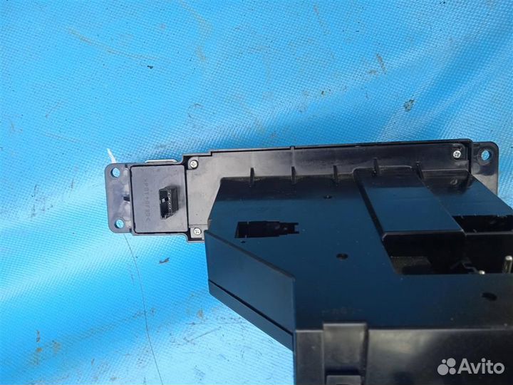 Блок управления стеклоподъемниками Land Rover RAN