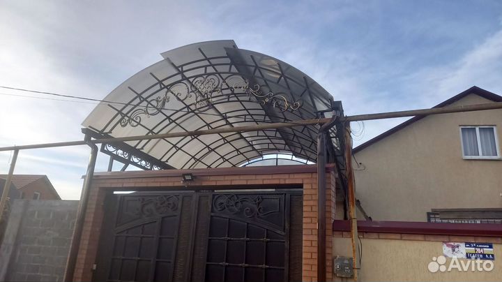 Навесы кованные из поликарбоната