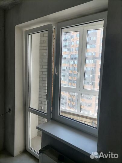 Окно и дверь на балкон пластиковая от застройщика