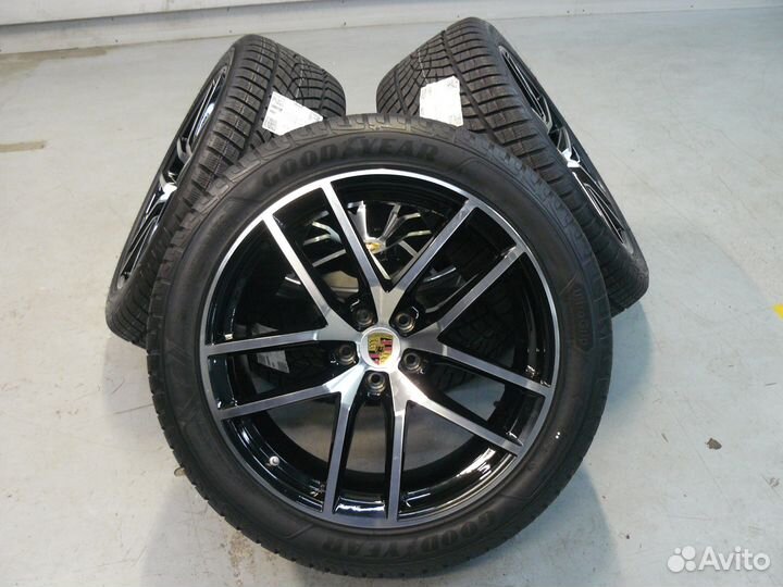 Колеса оригинал R20 Porsche Macan зимние новые
