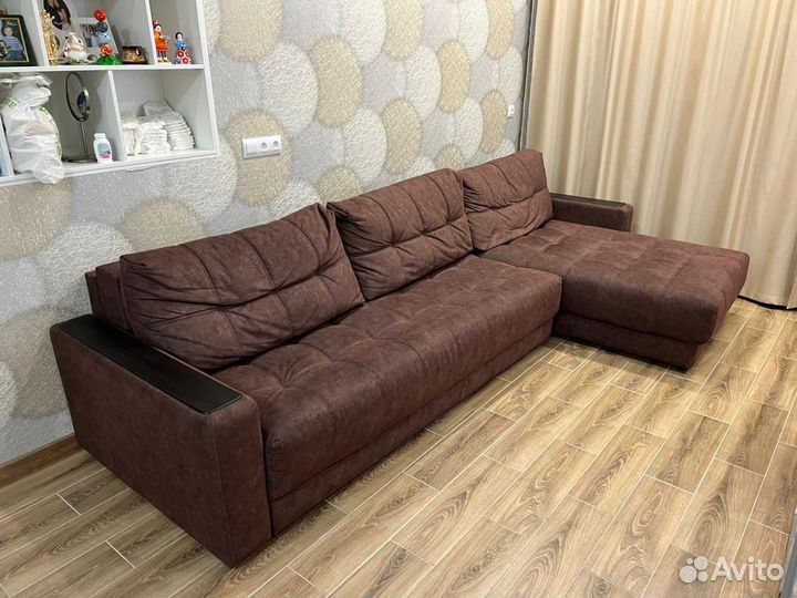 Угловой диван boss max