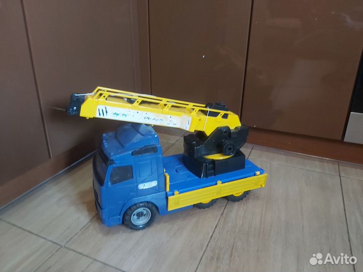 Машина кран игрушка