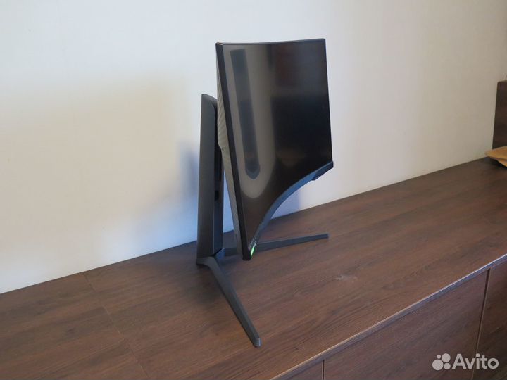 Монитор Samsung Odyssey G7 27 дюймов