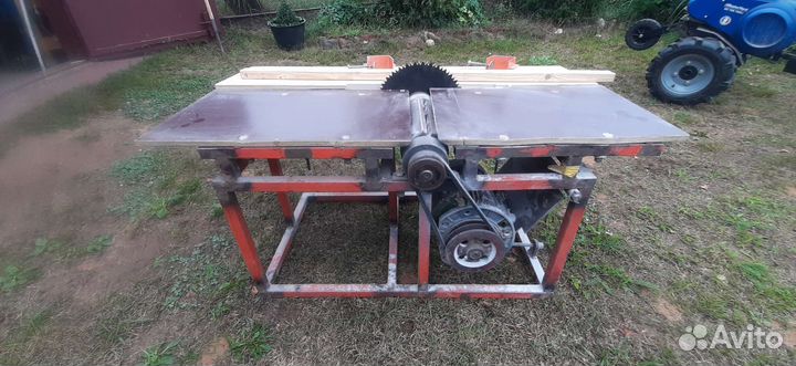 Деревообрабатывающий станок