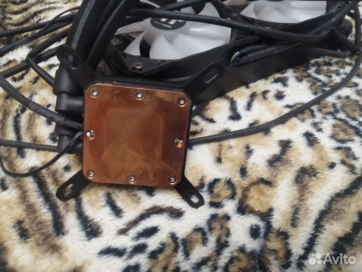 Thermaltake водяное охлаждение для процессора