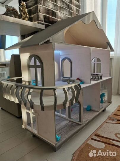 Домик кукольный