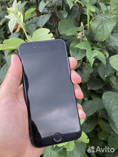 Телефон iPhone 7 128