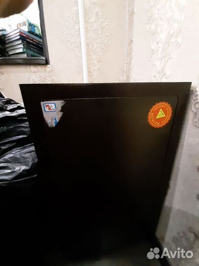 Сейф металлический