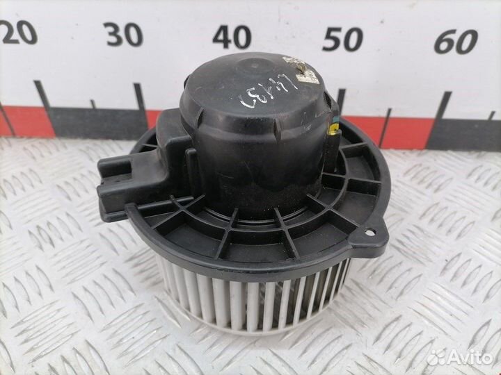 Моторчик печки для SsangYong Rodius 1 6812121730