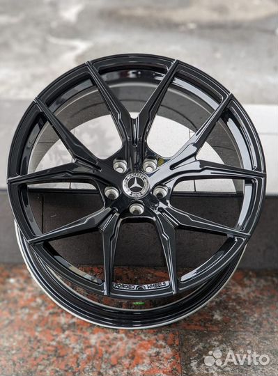 Кованые диски R21 на Mercedes AMG GT4
