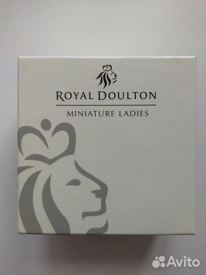 Фарфоровая статуэтка