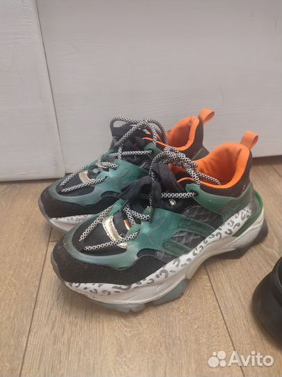 Кроссовки женские 38