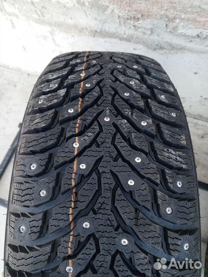 Nokian Tyres Hakkapeliitta 9 215/60 R16 99T