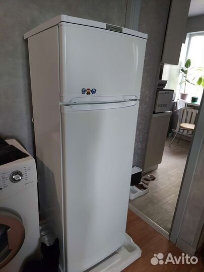 Холодильник Саратов -263