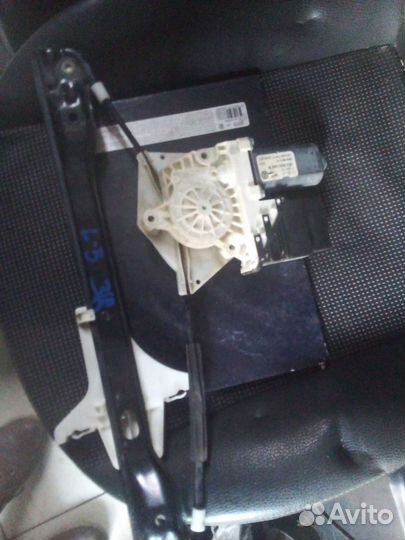 Фольксваген жета 5 2007г стеклоподъёмник задний пр