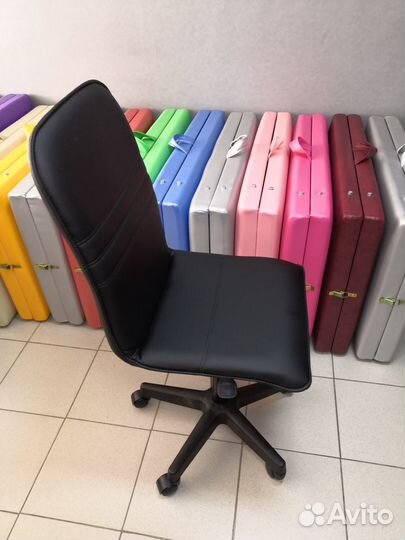 Стул мастера с регулировкой высоты