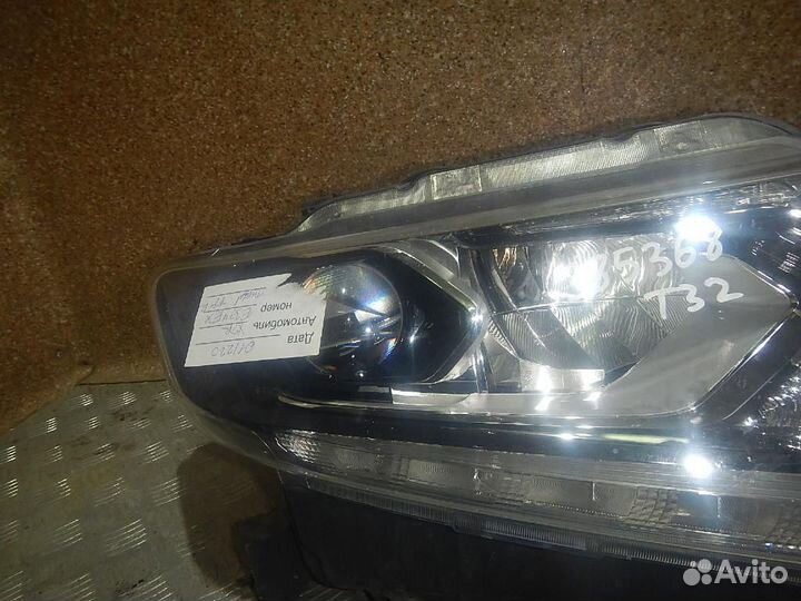 Фара правая Nissan X-Trail