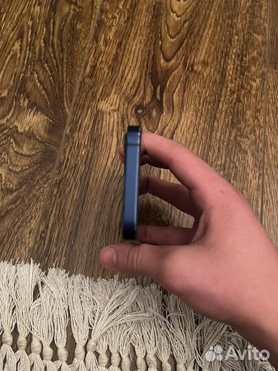 Телефон iPhone 12 mini