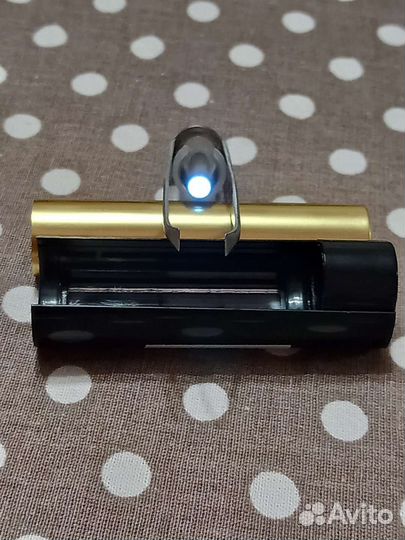 Пинцет для бровей с подсветкой