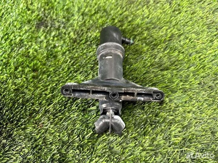 Форсунка омывателя фар передняя правая Bmw 5 E60