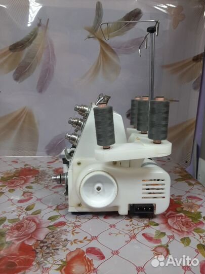 Оверлок FN2-4D