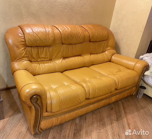 Диван кожанный