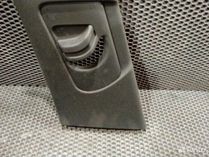 Накладка стойки левая Audi A4 B9 DES 2.0 TDI 2017