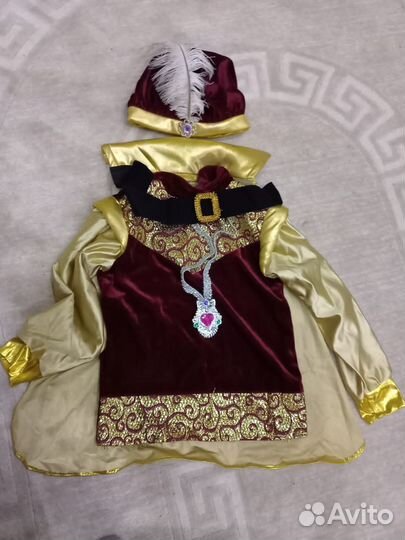 Костюм принца, заяца, собаки, баклажана. Продам