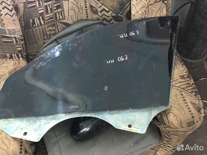 Стекло переднее правое bmw е90