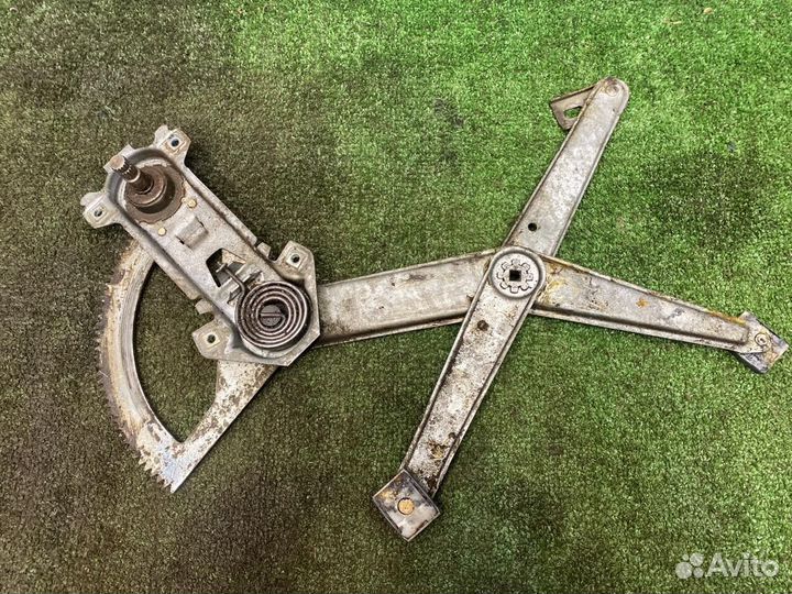 Стеклоподъемный механизм передний левый