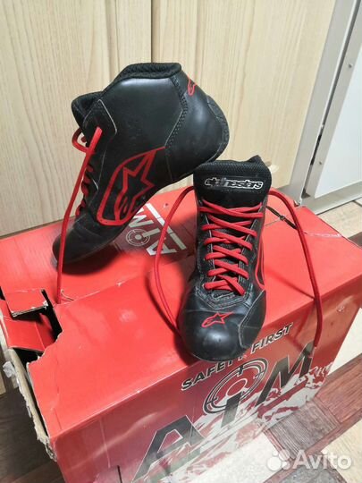 Ботинки для автоспорта