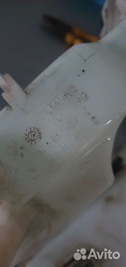 Бачок омывателя passat cc