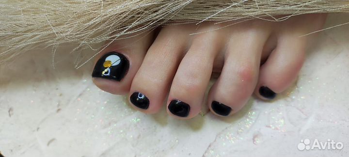 Маникюр и педикюр