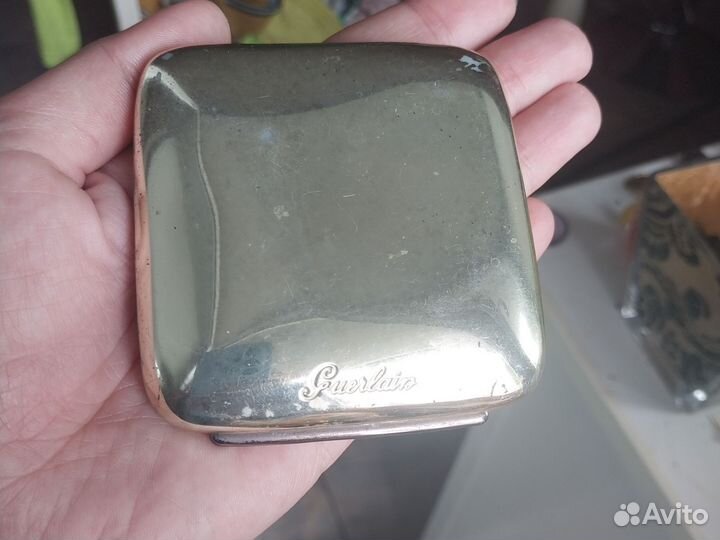 Тени для век