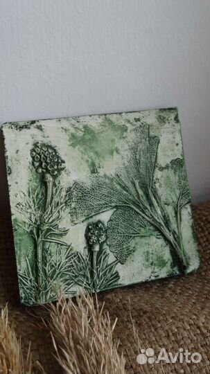 Ботанический барельеф гипс