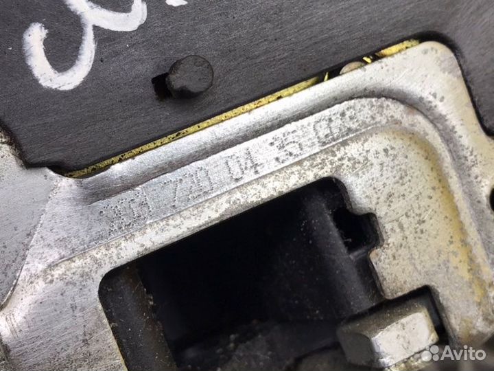 Замок двери передний правый Mercedes-Benz C-Class