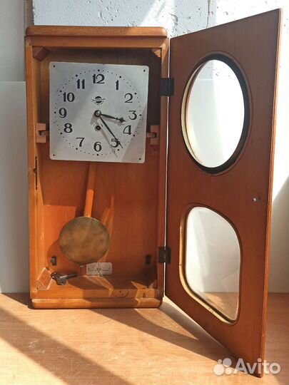 Старинные настенные часы