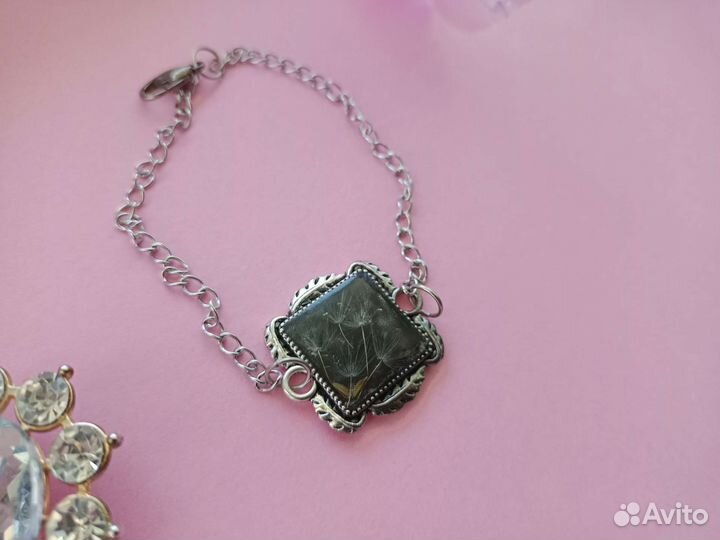 Кулоны и браслеты с цветами