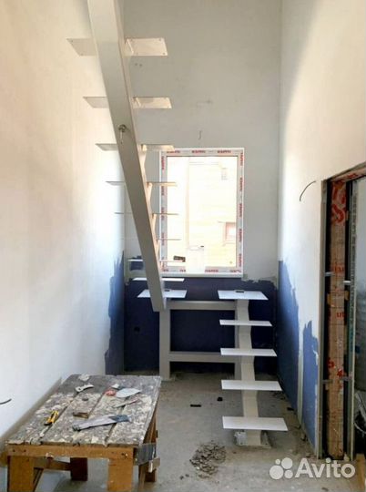 Лестница Г-образная с поворотными ступенями